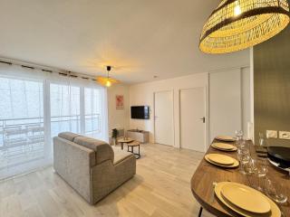 L'Azur - Parking - Balcon - Circuit 24h - 4 pers - Le Mans - 6
