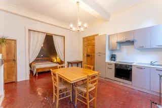 Le Suisse - Avignon - 1