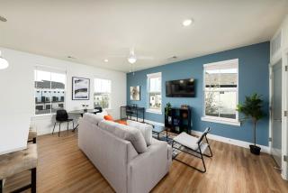 Sleek Stylish Apartment in Prime Location - Pflugerville - 9