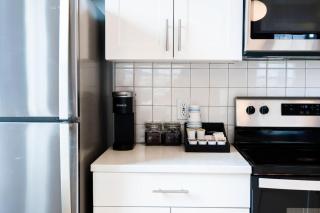 Refined Living in a Vibrant Locale Dream Stay - 1