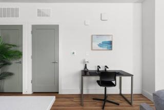 Luxury Stay 1B 1B w Gym, Pool, Shops Nearby - Pflugerville - 6