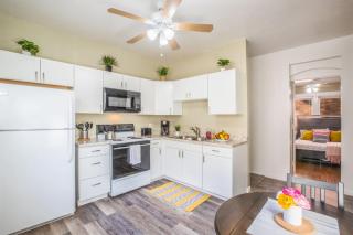 Historic Avenues Apartment Downtown - 4