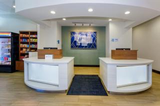 Holiday Inn Express & Suites Oceanfront Daytona Beach Shores by IHG - Daytona Beach - 5