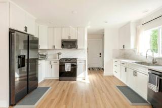 Stylish Gated Retreat in East Hollywood with Parking - 3