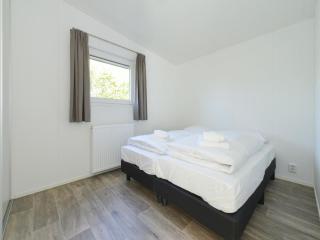 Holiday Home Hart van Zeeland by Interhome - heinkenszand - 2
