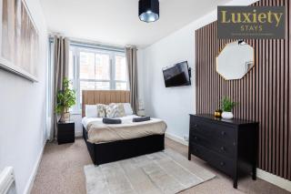 Gorgeous & Stylish 3BR Home HIGH STREET LOCATION by Luxiety Stays Serviced Accommodation - 6