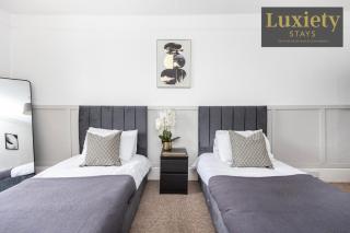 Stylish & Huge 3BR Home HIGH STREET LOCATION by Luxiety Stays Serviced Accommodation - Chelmsford - 6