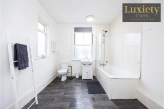 Modern 3BR Home By Luxiety Stays w Long stay Disc - 5
