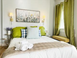 The Cardinal Studio Apartments - 5