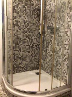 Entire first floor, kitchen, bathroom, roofterrace, 2 bedrooms , 3 beds, max 5 guests - 5