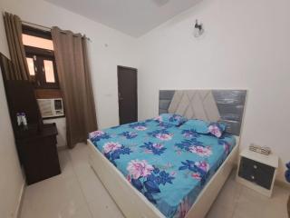 Green Bacchus stays - Gurgaon - 8