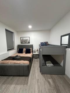 Luxury 1 bedroom with open plan kitchen for 6 person in central London! E1 - London - 2