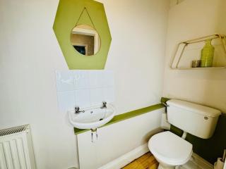 Newly redecorated 4 bed with private courtyard and terrace 5 mins to racing - Newmarket - 1