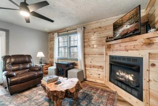 Cabin with Spectacular View with HOT TUB in the Smoky MTNS - Sevierville - 2