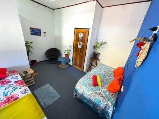 Passifloras Hostel - Quepos - 1