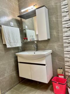 modern hidden gem apartment with heated swimming pool well equipped gym,child play area,ample parking space and amazing scenic views - Nairobi - 8