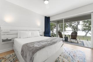 Three Oaks Manor Pool Riverfront Weddings-Events - 5