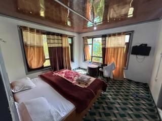 Forest inn - Pahalgām - 1