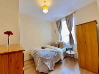 Liverpool City Centre Georgian Quarter Two-Bedroom Apartment - 6