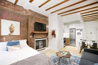 24-6 Gramercy area Newly reno Studio W&D in unit - 0