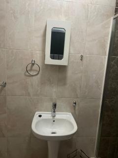 Waterfall Deluxe - Rustenburg - 8