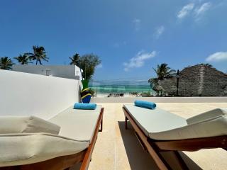 Beachfront Alma Villa with Private Pool ZanzibarHouses - Kiwengwa - 1