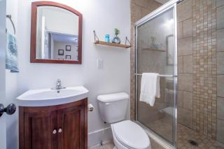 Entire Home in Louisville, KY - 5