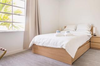 2 Bdr and 1 Bth CHIC and COZY Apartment on Collins Ave - 7