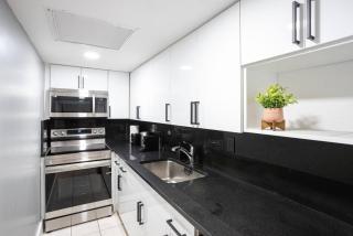 COZY and CHIC Suite 1 BDR and 1BTH - 7