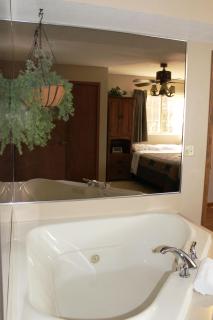 Unit126, 2 bedroom Lower Duck Lake Condo - Eagle River - 5