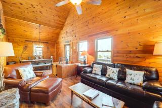 2 Mi to Skiing Blue Ridge Mtn Cabin with Hot Tub! - Beech Mountain - 6