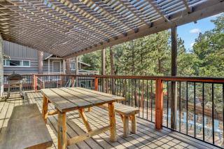 Village Relaxation at Camp Conklin Big Bear - Hot Tub - Big Bear Lake - 4
