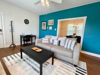 Historic & Chic Beaumont Getaway - Beaumont - 8