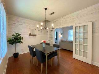 Historic & Chic Beaumont Getaway - Beaumont - 5