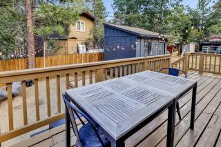 Large Bear Lodge by Big Bear Vacations - Sugarloaf - 1