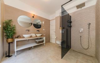 Nice Home In Kastel Stari With Jacuzzi - Kastel Stari - 3