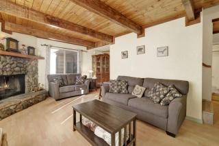 Aeroplane Gambrel Chalet- Adorable Airport Retreat Cottage - Big Bear City - 0