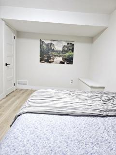 1 Bedroom Apartment with Living Room and Full Washroom to yourself alone and a private car park - London - 6