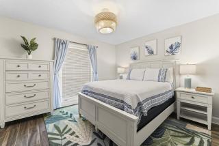 Beachfront Resort Getaway 2BR-2BA Condo - 5