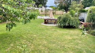 Picture Perfect in the heart of the Village - Greytown - 3