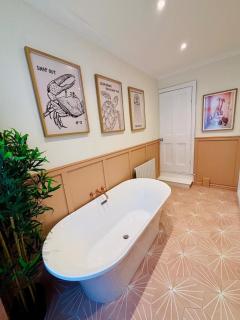 Hot Tub, Games Room, Near Beach! - Cleethorpes - 8