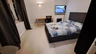 Fenia Estate - Barking - 0