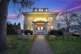 Charming Belmont Condo Near Boston condo - 2