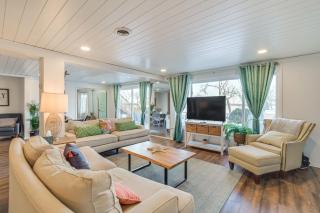 Modern Apt on Detroit Lake with Dock Access! - 7