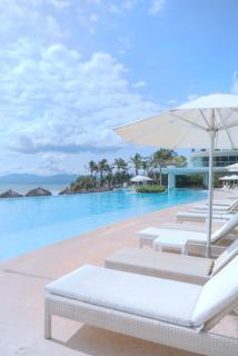Peninsula Beachfront Residences with Pool, Gym and more - 2
