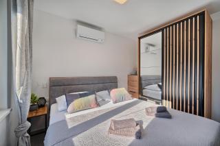 Theresia's - Sea-View And Pool - 4