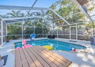 3BR Sunshine Retreat with Heated Pool, Cold Plunge and Games - Bradenton - 7