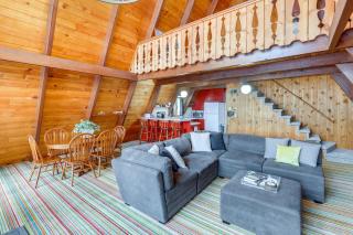 Hot Tub and Fire Pit Cozy Cabin in Red Lodge! - 6