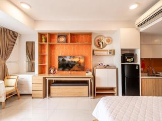 Jennifer Stay - Ho Chi Minh - 1