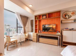 Jennifer Stay - Ho Chi Minh - 2
